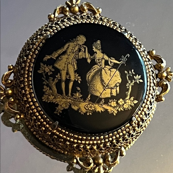 Florenza Jewelry - Vintage Signed FLORENZA Goldtone Gold FRAGONARD Scene Miniature Pin Brooch